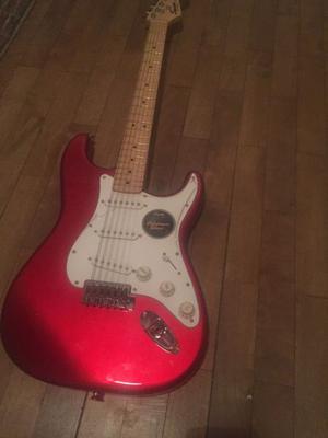 Vendo guitarra fender squire stratocaster California series