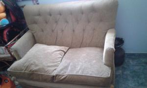 SILLON ANTIGUO CON CAPITONE