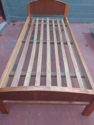 CAMA DE MADERA DE 1 PLAZA