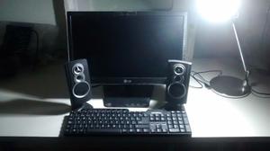 Combo: Monitor + teclado + parlantes