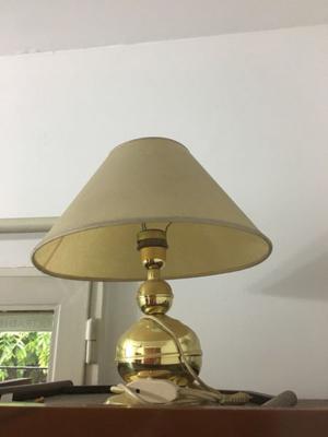 Lámpara con pie de bronce