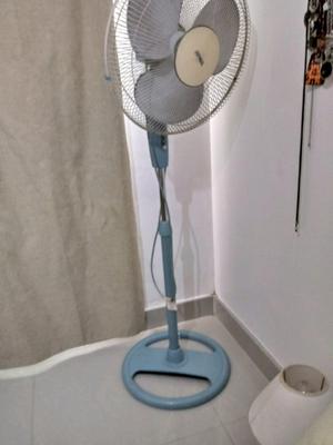 Vendo ventilador de pie en excelente estado