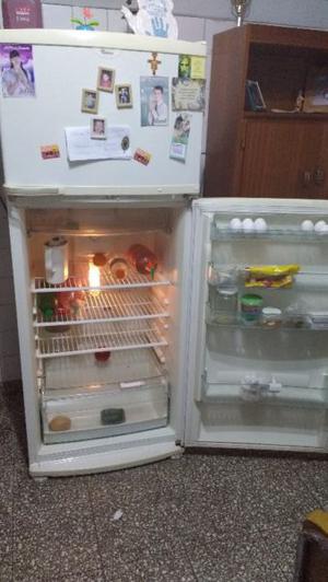 HELADERA EXCELENTE ESTADO