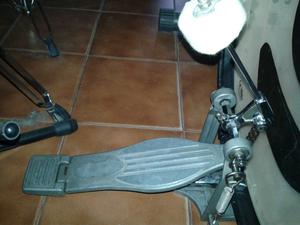 Pedal de bombo Mapex doble tensión