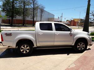 Vendo o Permuto hilux 4x4 srv cuero