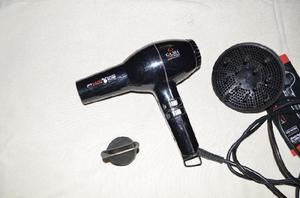 Secador de pelo GAMA pro2600, con selector de velocidad y