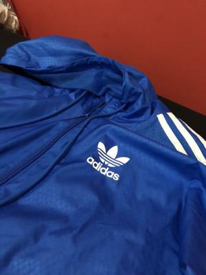 Campera adidas rompe viento