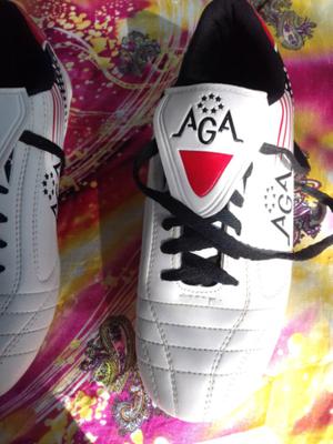 Botines de fulbol marca AGA