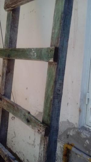 Escalera madera usable
