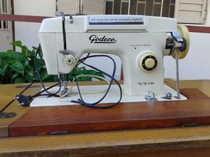 Máquina de coser Godeco NM 3-44