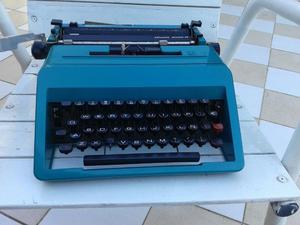 Máquina de escribir Olivetti Studio 45