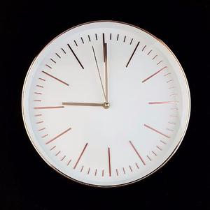 Reloj De Pared Plastico Cobreado Grande Deco Diseño