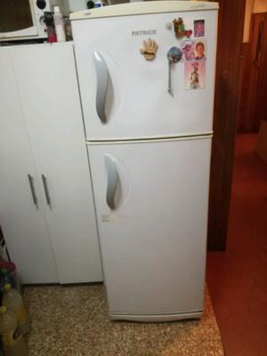 VENDO HELADERA con FREEZER
