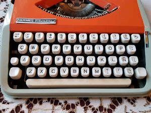 Maquina de escribir Hermes Baby portatil