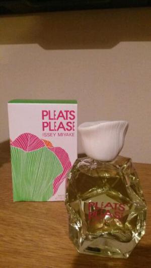 VENDO EAU DE TOLETTE PLEATS PLEASE DE ISSEY MIYAKE X 100 ML.
