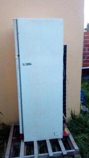 Vendo heladera con freezer