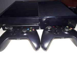 Xbox one y dos mandos