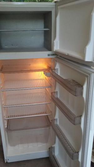 Heladera con freezer Gafa