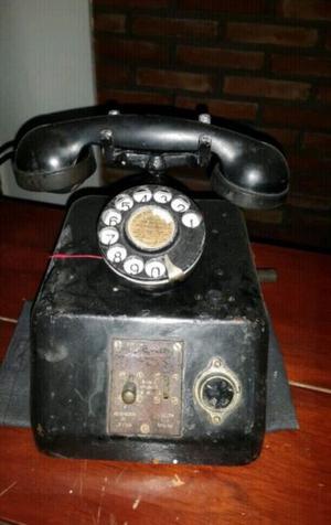 Teléfono antiguo baquelita