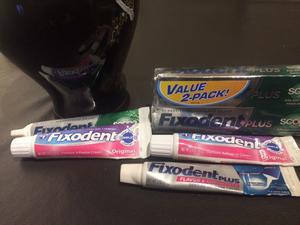 crema adhesiva para dentaduras