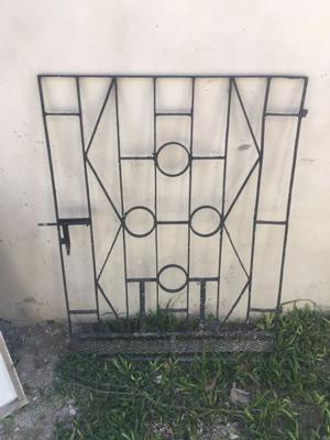 Puerta reja de hierro planchuela 120x90