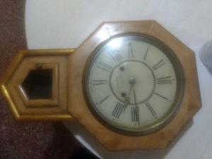Reloj pared antiguo