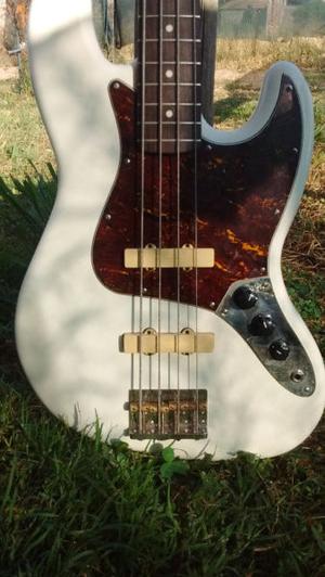 Squier Classic Vibe Mics Mazzarino Jazz Bass