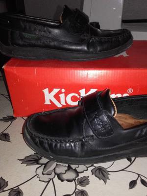 Zapato kickers negro