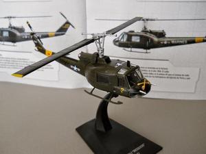 Helicóptero - Bell Uh-1 Iroquois Usa - Escala 1:72