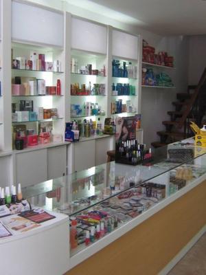Se vende mobiliario ideal perfumeria o farmacia!!!!