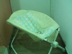 VENDO HUEVITO MESEDOR Y SILLA DE COMER BEBE!!