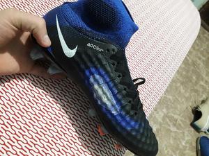 Botines Nike Magista N 41