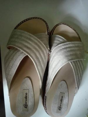 VENDO SANDALIAS NUEVAS