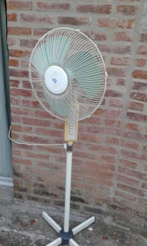 VENDO VENTILADOR DE PIE, 3 VELOCIDADES, UNA NO FUNCIONA LAS