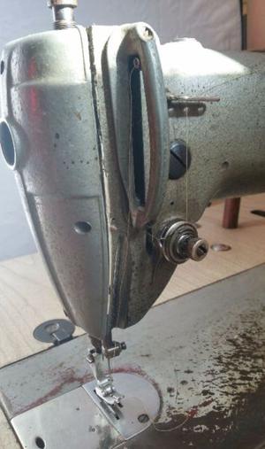Maquina de coser industrial recta. Marca Singer