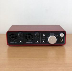 Scarlet 2i2 como nuevo