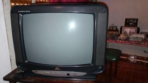 Televisor con mesa