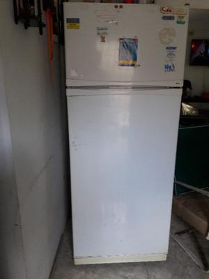 Vendo Heladera con Freezer Coventry