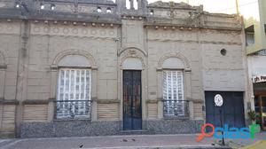 Casa Antigua a mts de Av. Moreno