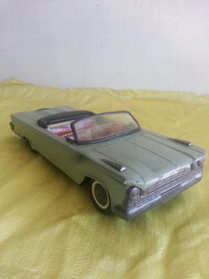 Antiguo auto de chapa gorgo impala