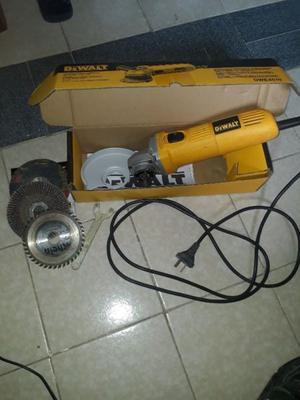 Amoladora dewalt 700w