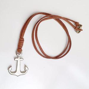 Collar Para Hombre De Gamuza Marron Con Dije De Ancla