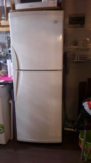 HELADERA CON FREZZER