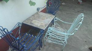 Juego de sillas y mesa para jardin