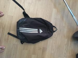 Mochila adidas deportiva