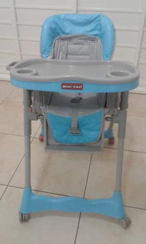 Hermosa silla de comer