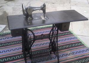 Maquina coser antigua hermosa!!!