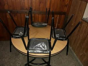 Se vende mesa con 4 silla