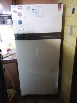 Vendo heladera con freezer no arranca