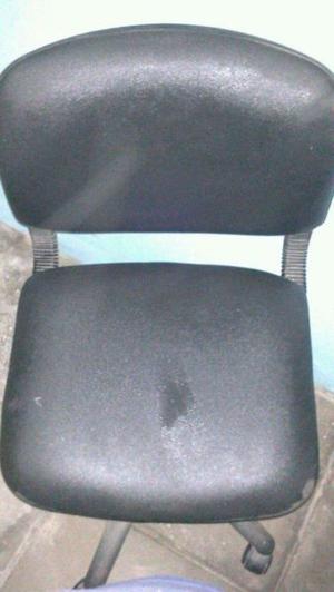 Vendo silla de escritorio,giratoria a $300!!!